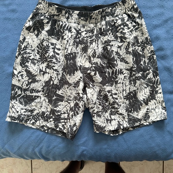 Men’s swim trunks by Lululemon - Picture 1 of 1